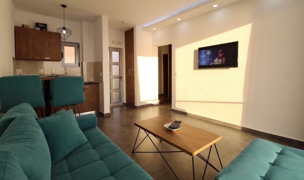 Apartments Komina Utjeha Luaran gambar